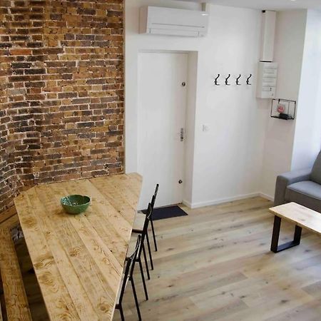 Another Brick In The Wall Apartment In Paris Sleeps 9 Exterior photo